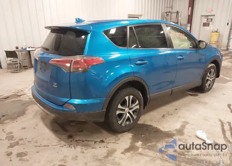 2018 Toyota Rav4 Le z USA, uszkodzony, nr VIN JTMBFREV0JJ191365